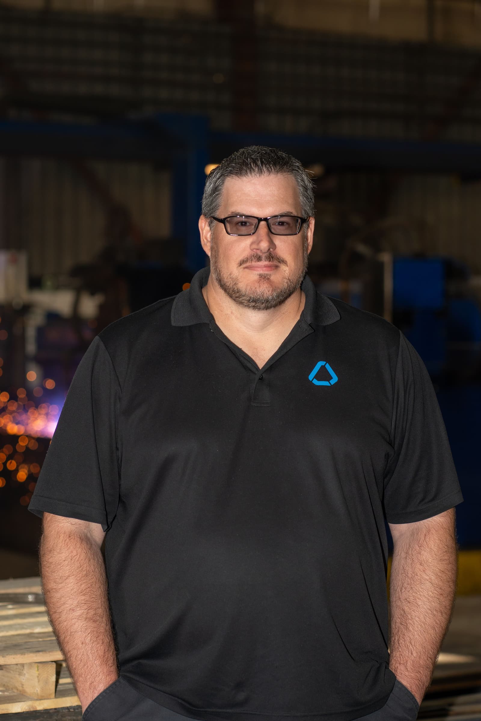 Stéphane, un de nos dessinateur industriel, devant son ordinateur