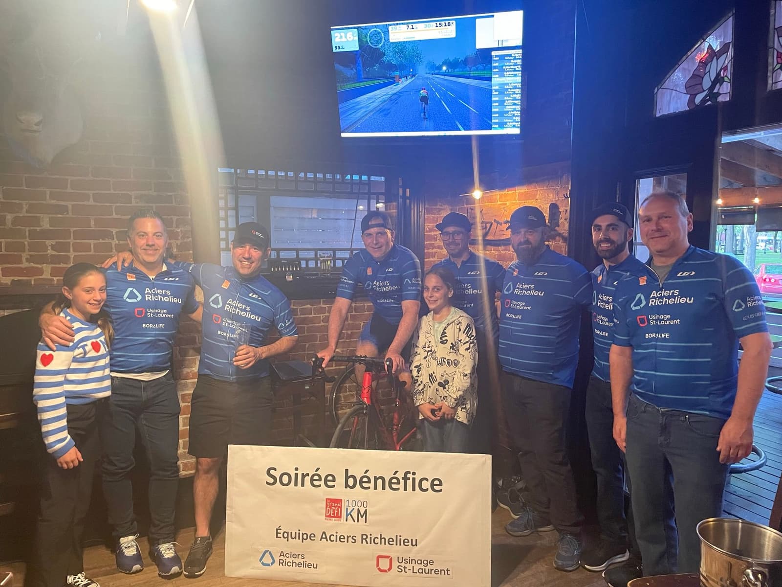 La bande de cyclistes du 1000 km pour le Grand Défi Pierre Lavoie 